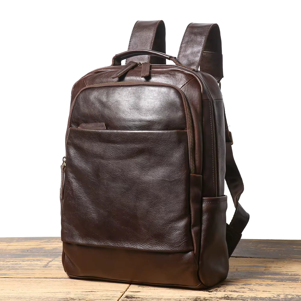 Mochila de Couro Com Alça Arqueada e Bolsos Extras Para Notebook Axton